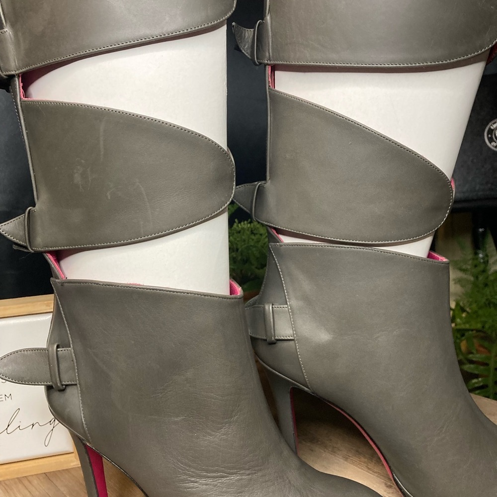 New Alexandria Torissi Italian Leather Gray Boots! - Picture 3 of 5